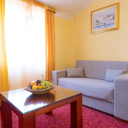Riva 4* Makarska