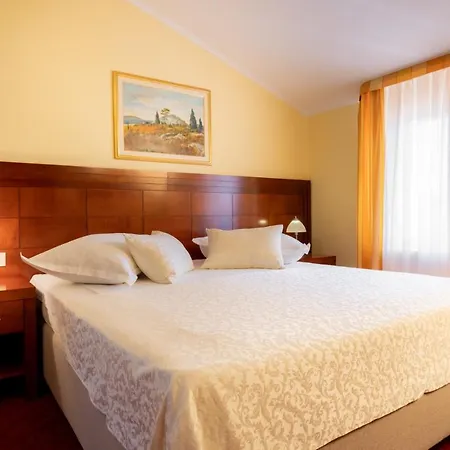 Riva 4* Makarska