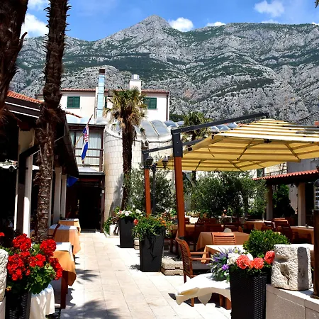 Riva 4* Makarska
