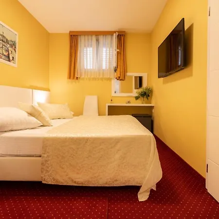 Bed & Breakfast Riva 4*