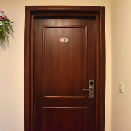 ベッド・アンド・ブレックファスト Riva マカルスカ