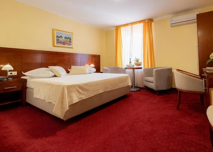 Riva 4* ماكارسكا