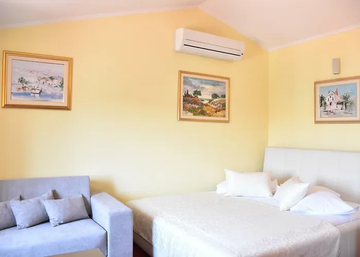 Frühstückspension Riva Makarska